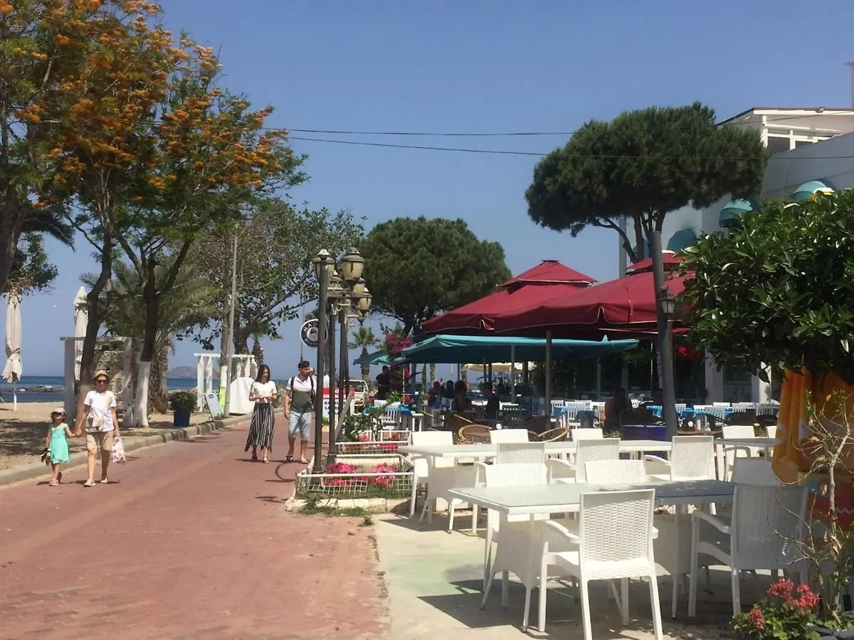 Bodrum-Turgutreis Merkezde Plaja 50 Metre Uzaklikta 1 Ve 2 Numarali Daireler Bodrum
